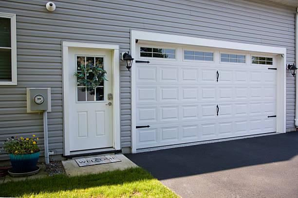 24/7 Emergency Garage Door Panel Replacement experts in Lowesville, NC